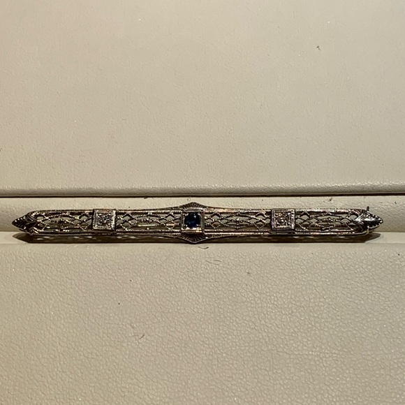 Edwardian Art Deco Antique 14K White Gold Bar Pin with Sapphire and Diamonds - Picture 5 of 6